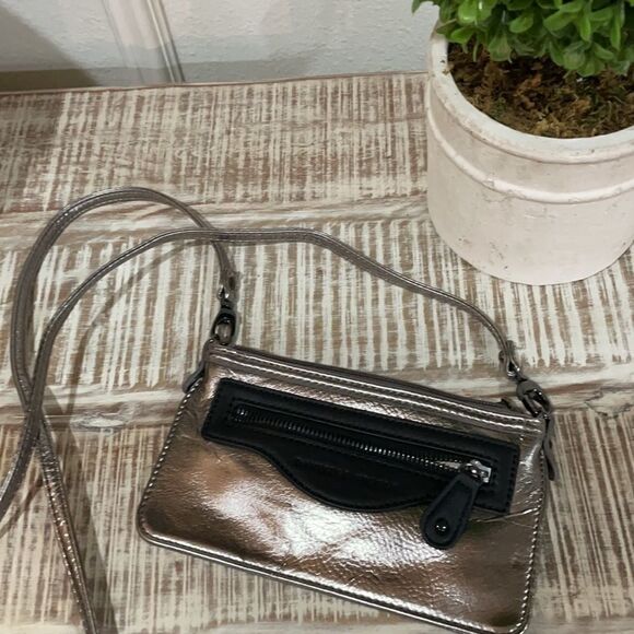 Danielle Nicole Metallic Crossbody Bags - Picture 11 of 16
